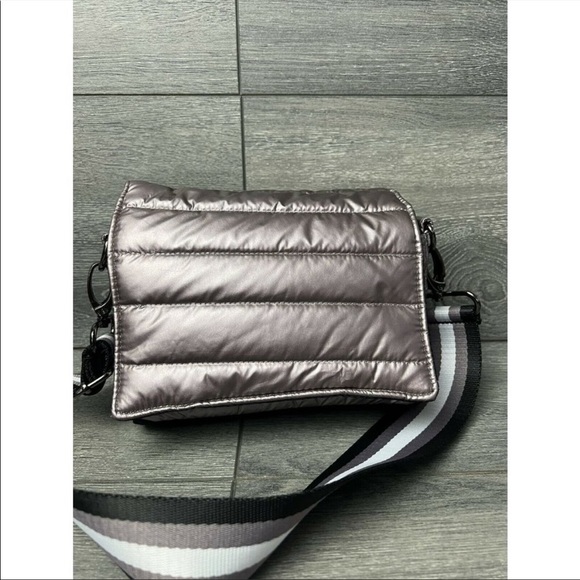 Think Royln Puffy Cross body + accessory pouch - Picture 2 of 4